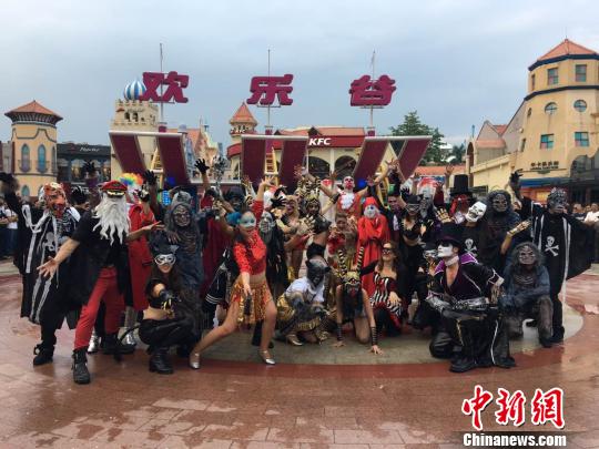 万圣节欢乐谷推出高科技VR/AR鬼屋惊悚加倍