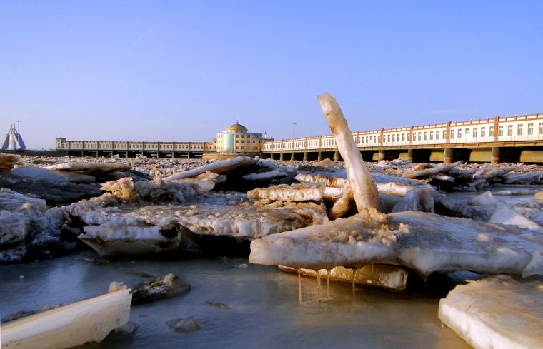 磴口县黄河三盛公流凌 张拥军 摄 磴口县黄河三盛公流凌 张拥军 摄