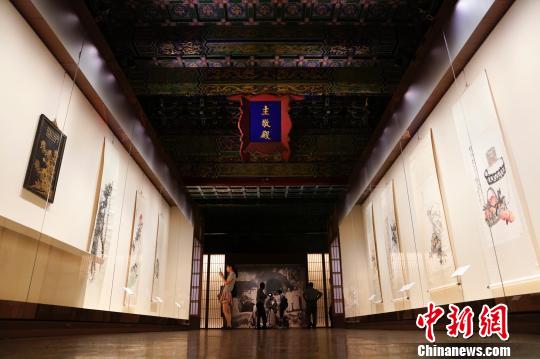 故宫文华殿书画馆首次启用