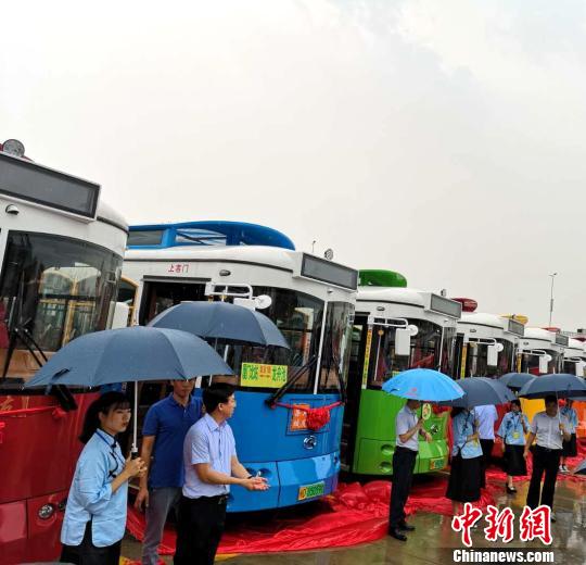 厦门开通首条铛铛车旅游专线:串珠成线游集美