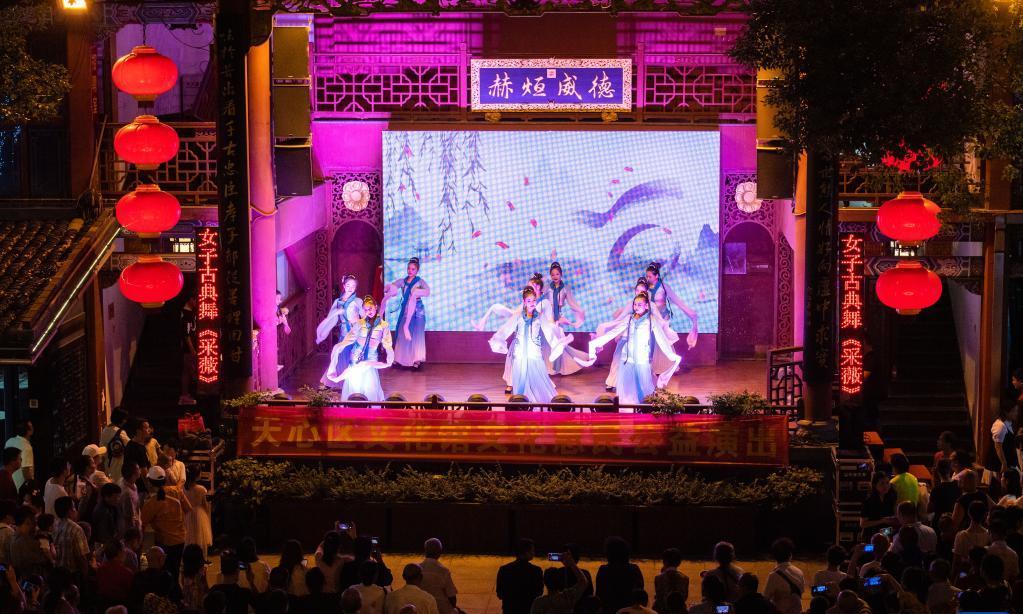 旅游消费排行_黄金周旅游总收入,海南排名全国倒数第三,人均消费却高居榜首