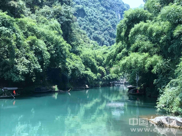 XT1811027宜昌三峡人家景区满运升自然风光春夏景色湖水绿树.jpg
